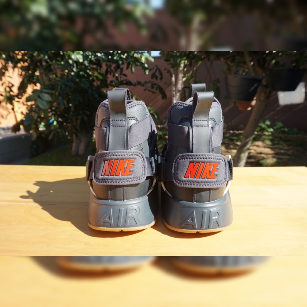 SOLD! Women's Nike Huarache City Utility N7 Shoes - Picture 4 of 6